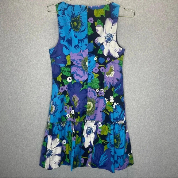 Trina Turk Colorful Bold Dark Floral Ruffled Hem Panel V Neck Shift Dress - Picture 5 of 5